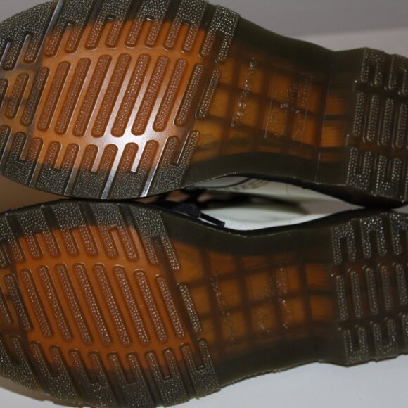 Unisex Doc Martens 1460 Lifestyle Boots White Air Wair AW004 Women's Size 7 6M - Picture 6 of 7